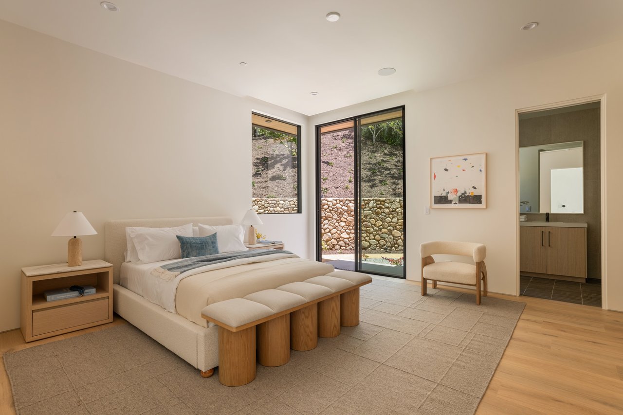 Ellice Street, Malibu