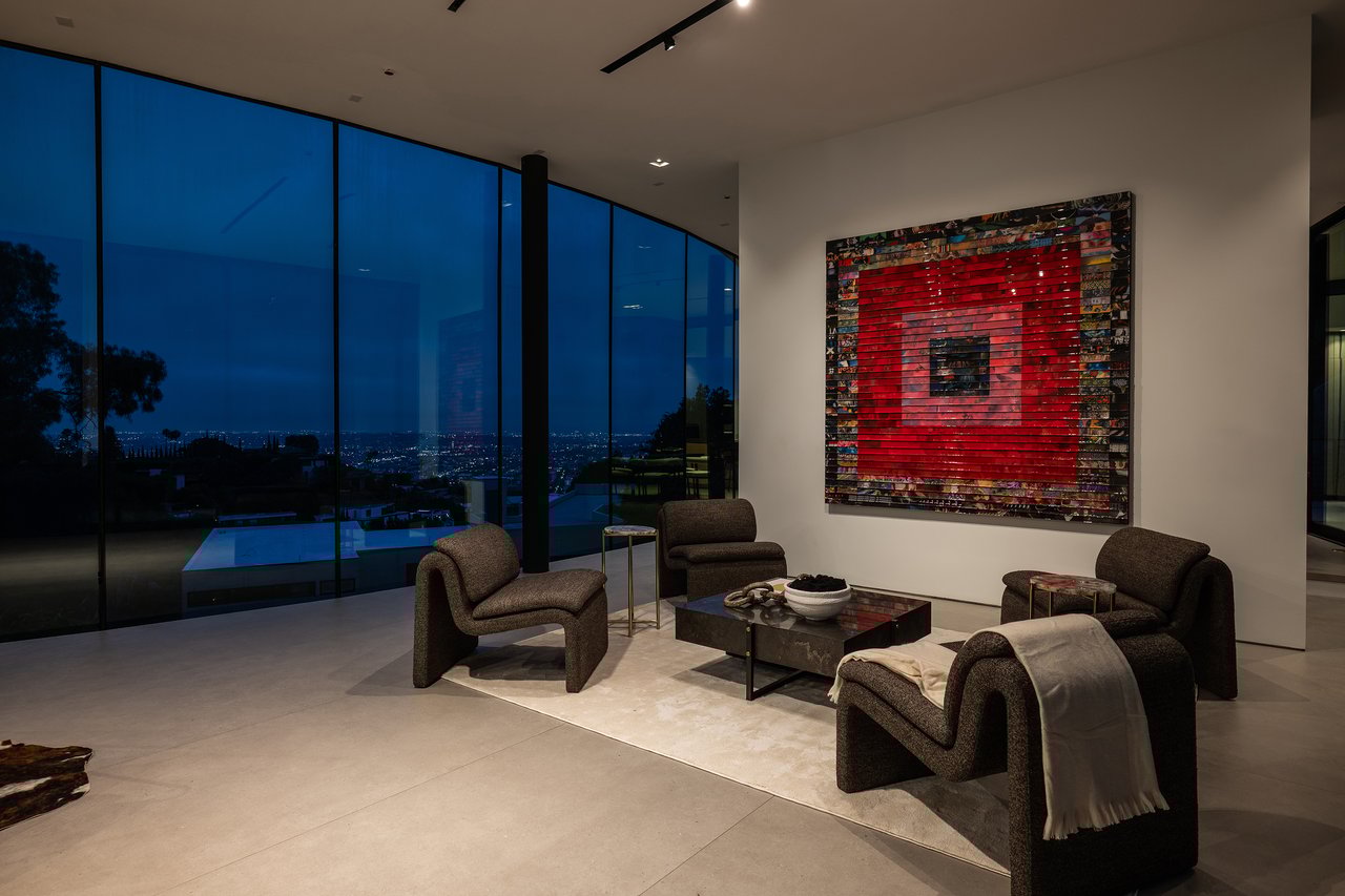 9277 Thrush Way, Sunset Strip