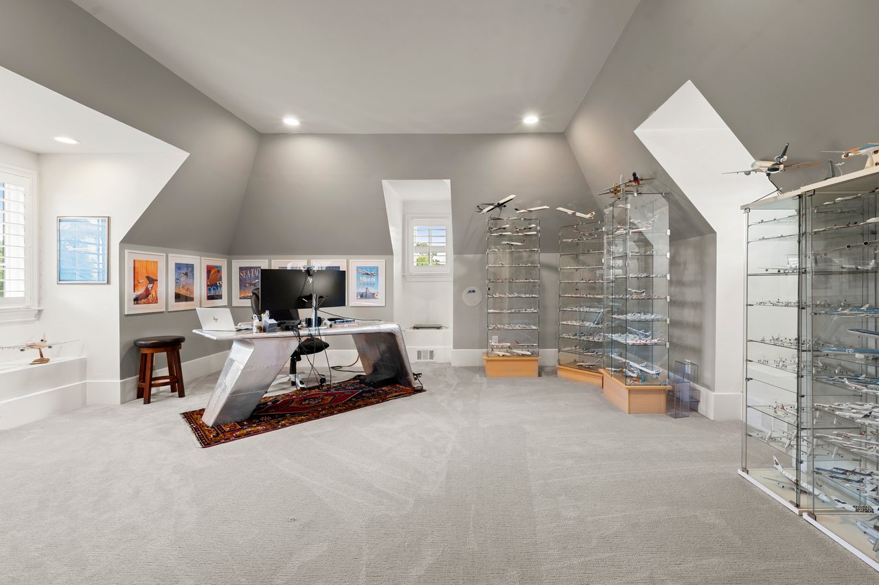  10160 Cedar Ridge Drive