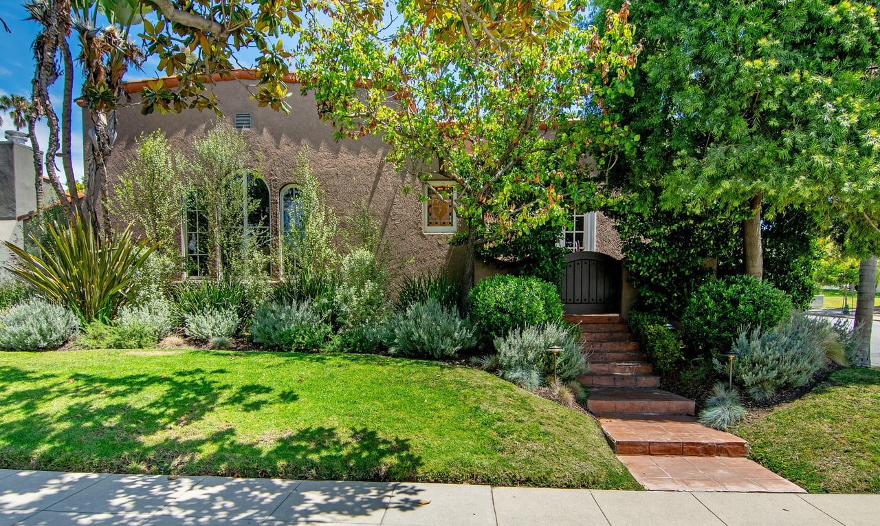 300 N. Bronson
