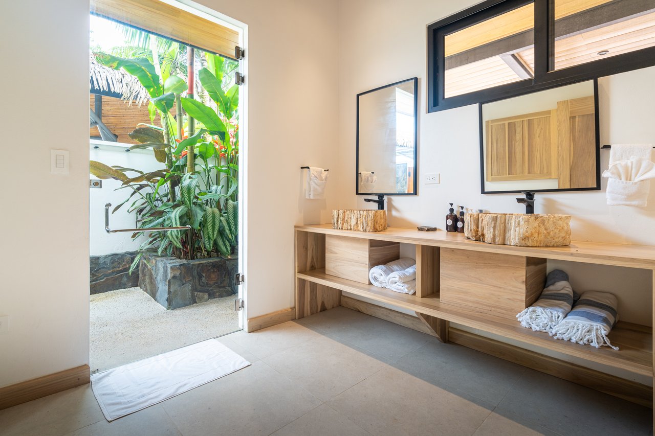 Casa Amarilla – Oceanfront Luxury Meets Sustainable Living in Tres Rios
