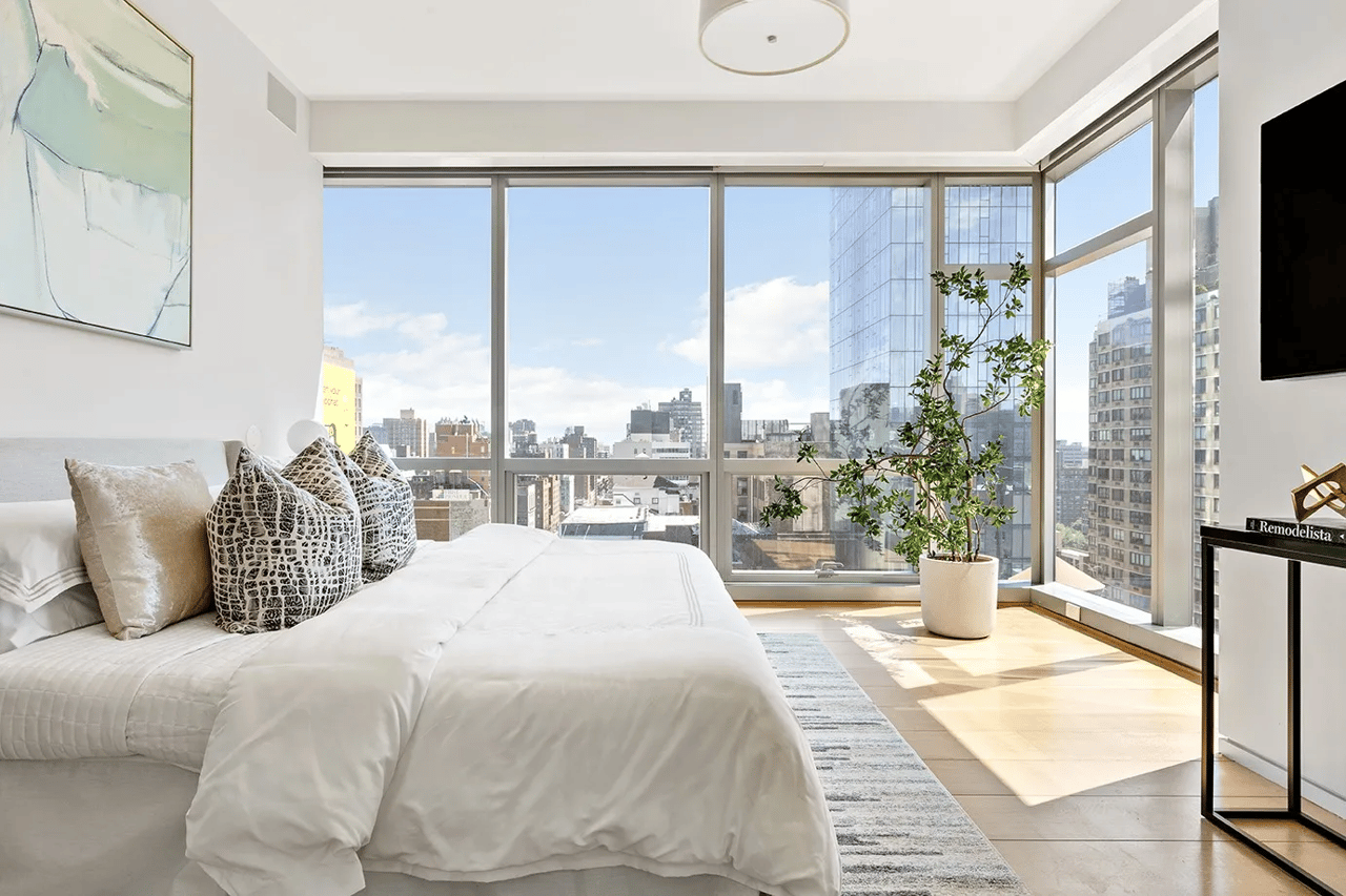 23 East 22nd St #21A