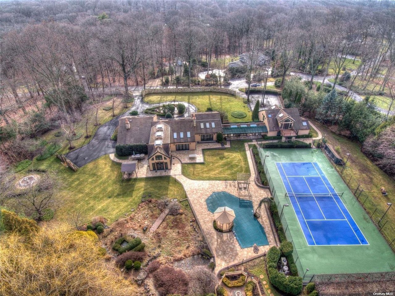 4 Mallard Dr