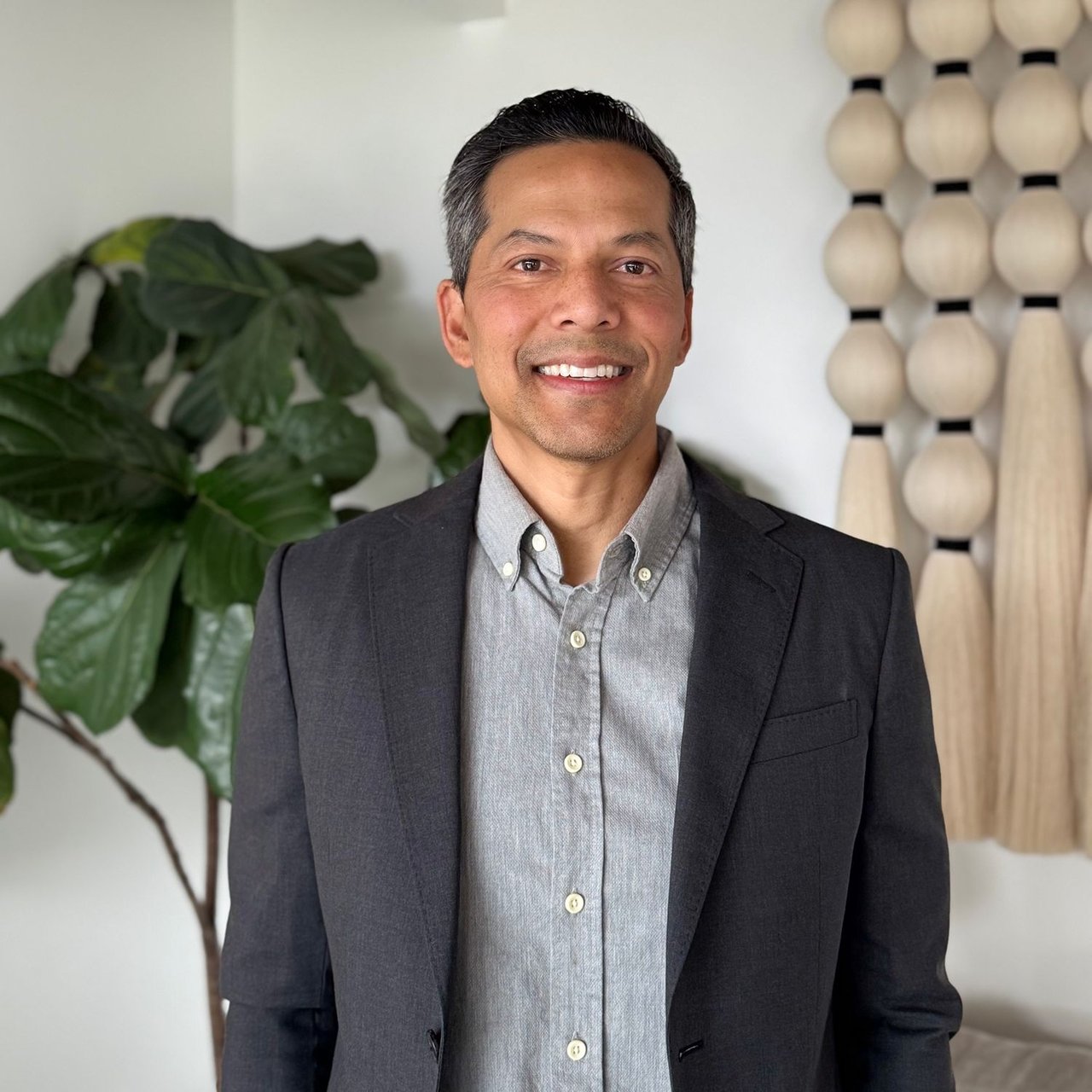 Sydney Pok Burlingame, CA Real Estate Agent Headshot
