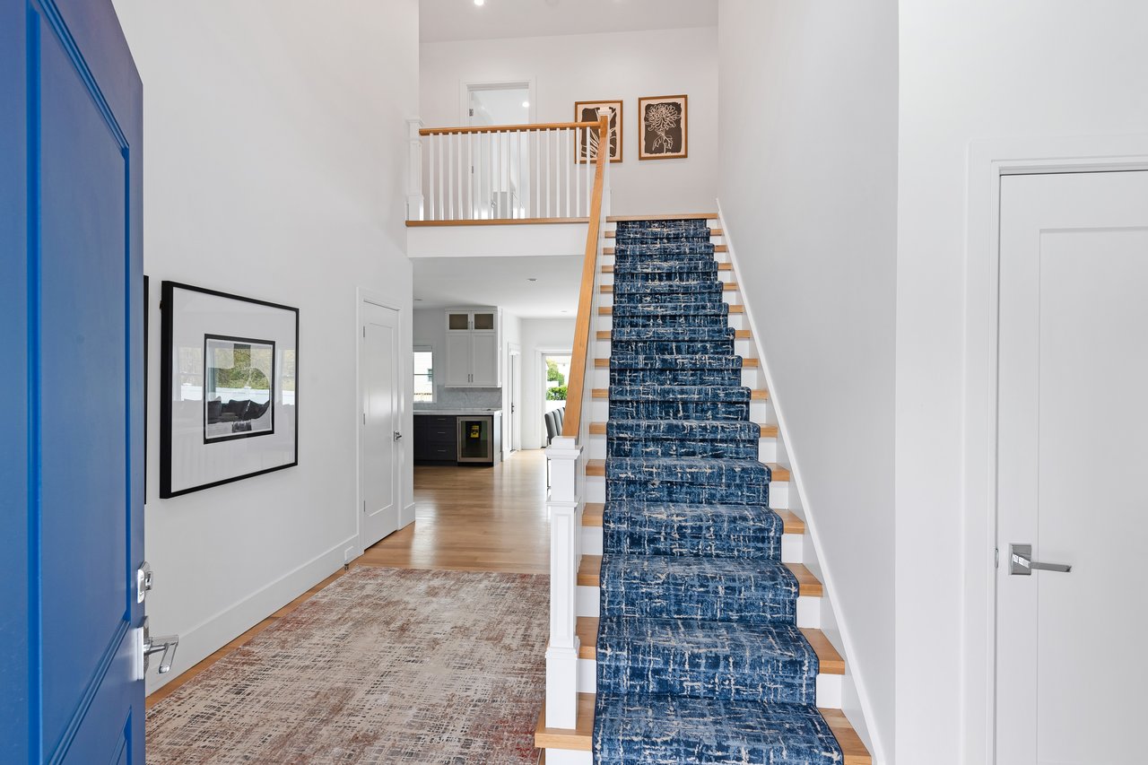 90 Montrose Ave