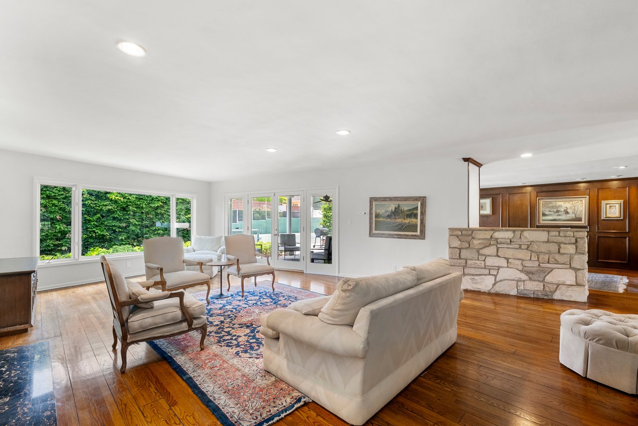 717 N Alta Dr, Beverly Hills