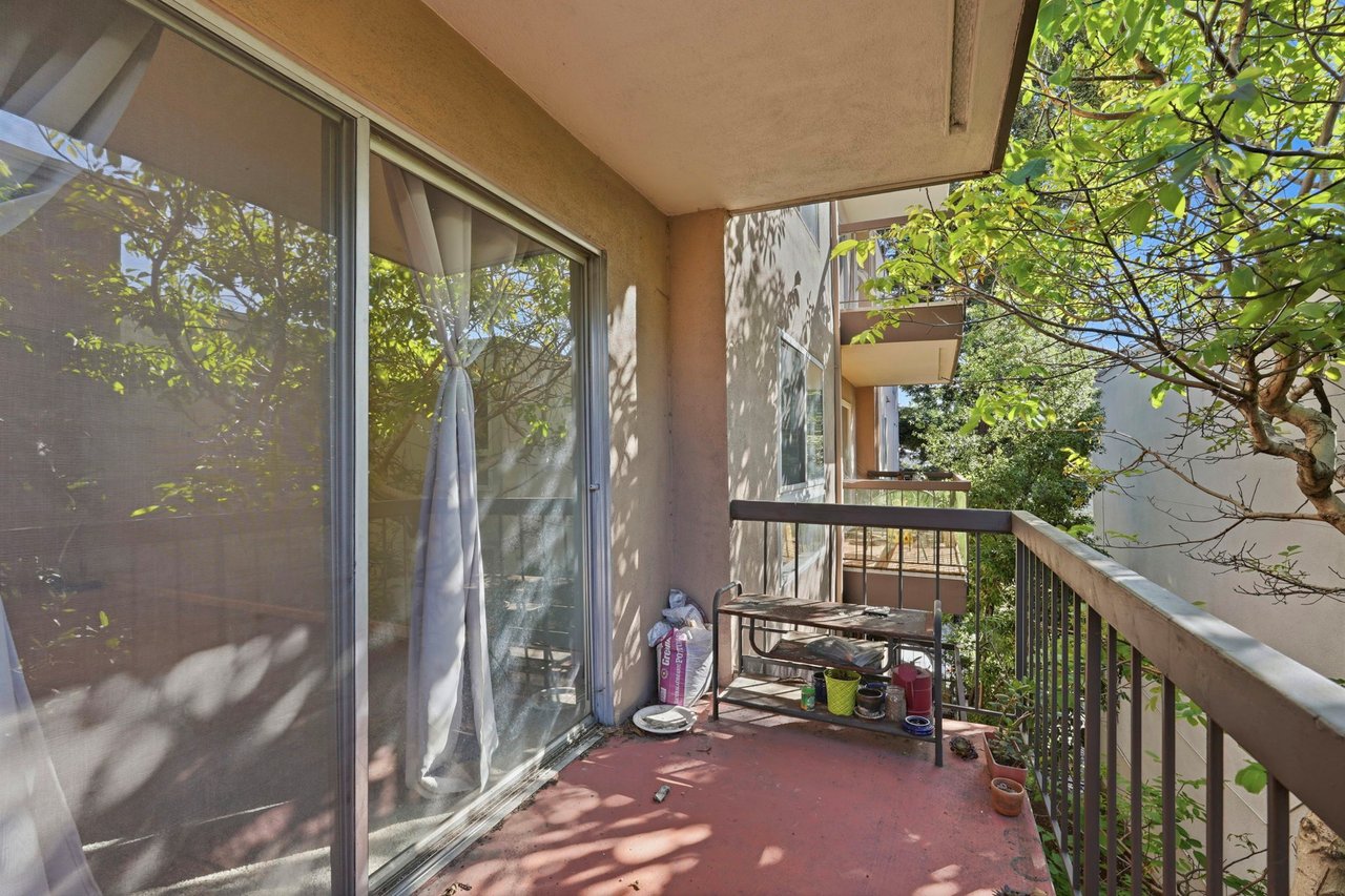 407 Orange St 206