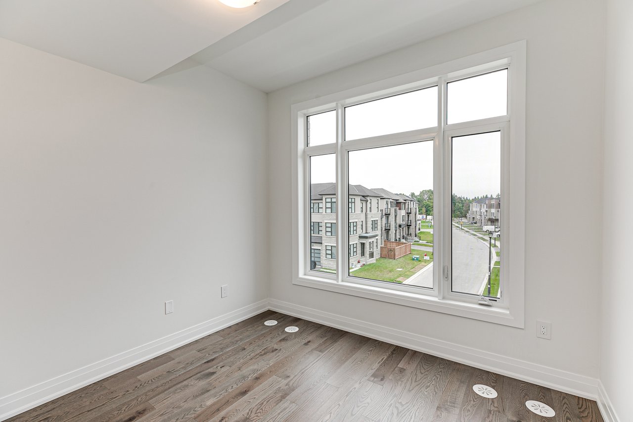 549 New England Crt 