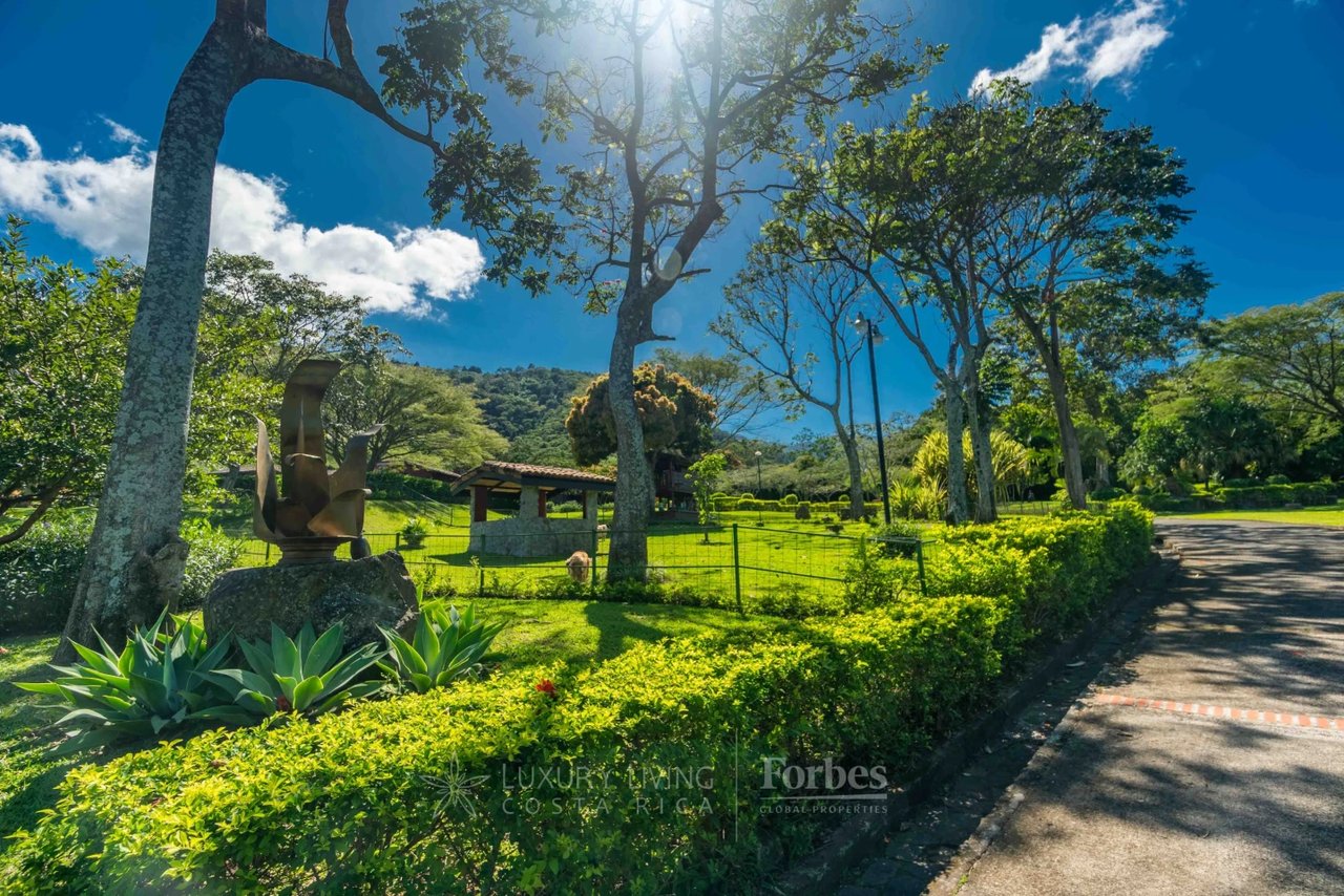 19759 - Architectural Hacienda Style Luxury Villa inTranquil Natural Oasis