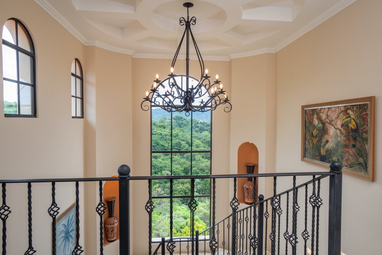 Casa Loro - Luxury Estate