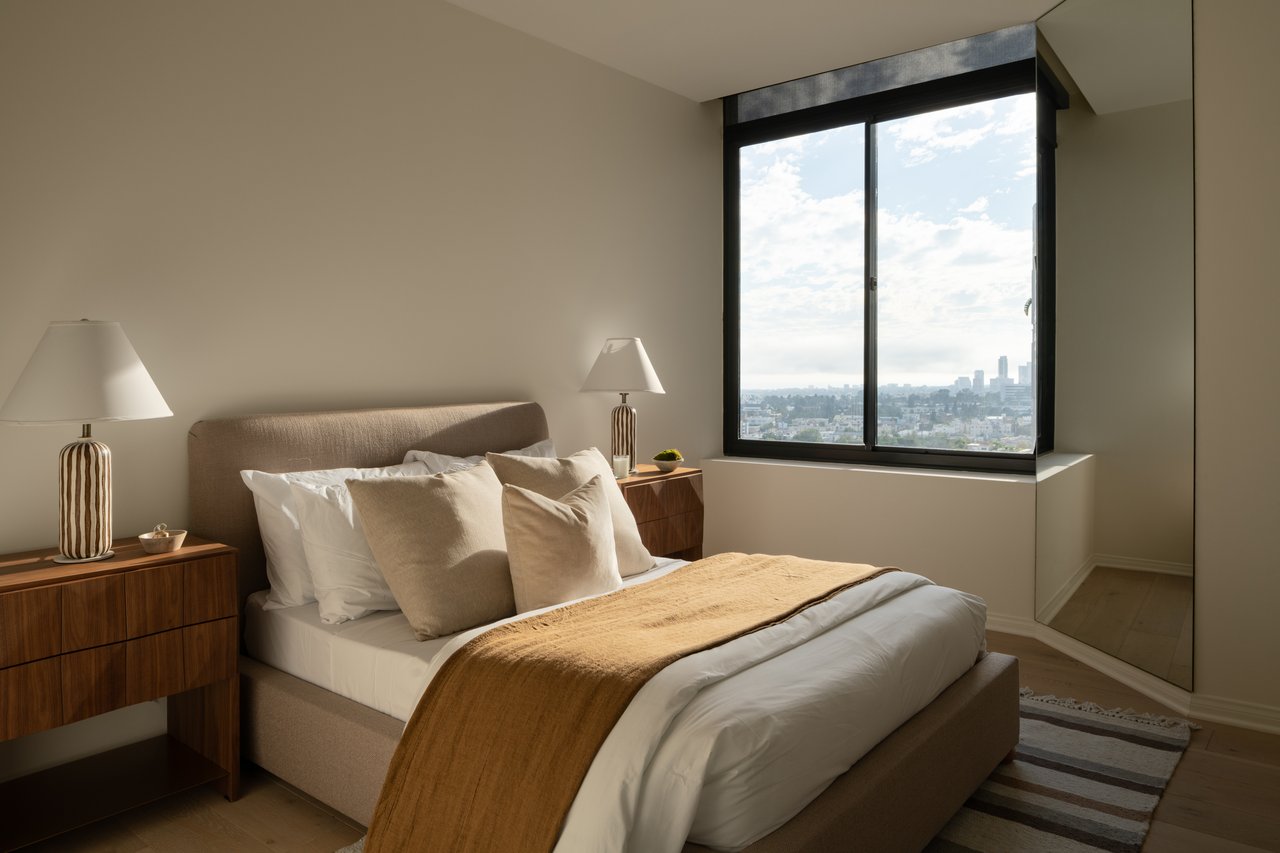 10724 Wilshire Blvd Unit: 1501, Wilshire Corridor 