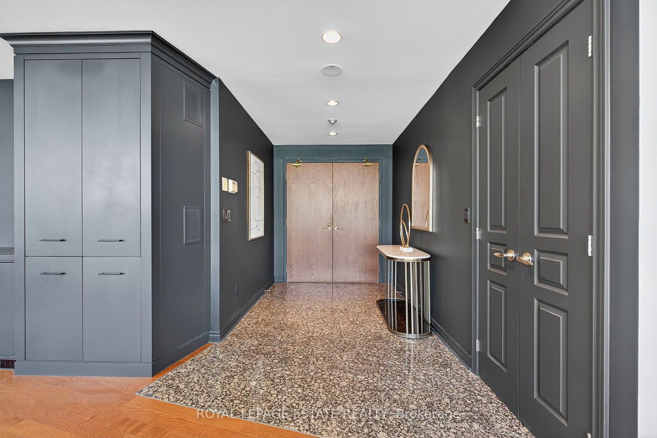 PENTHOUSE PINNACLE OF WATERFRONT LIVING 