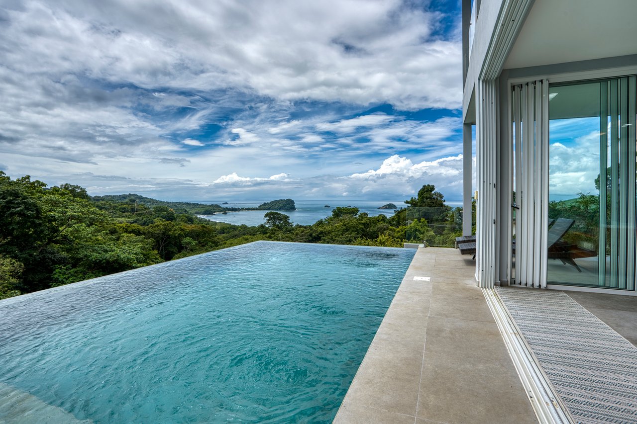 Luxury Income Producing Villa Costa Vida in Manuel Antonio