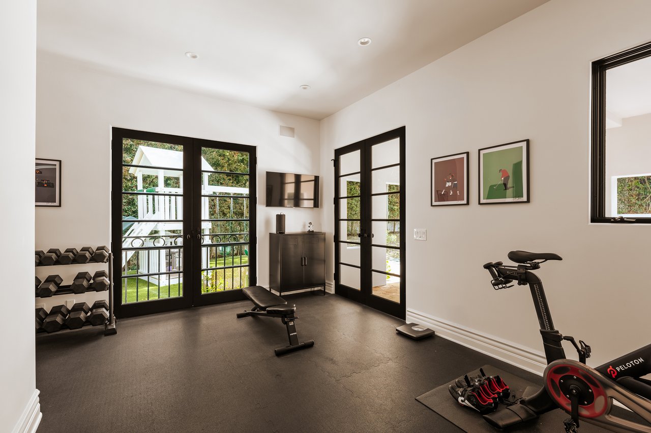 3901 Longridge Ave, Sherman Oaks