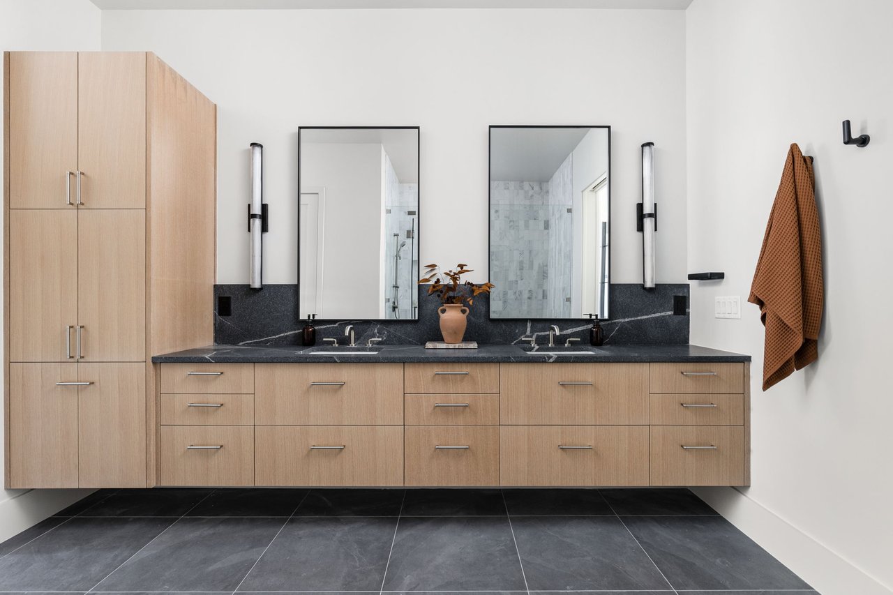Forest Hills Residence