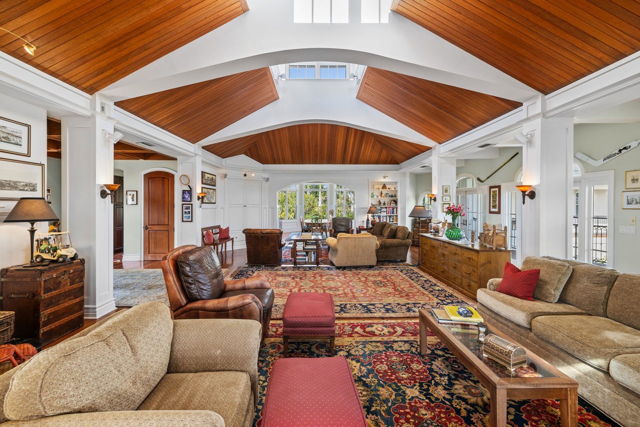 16475 Captiva Dr