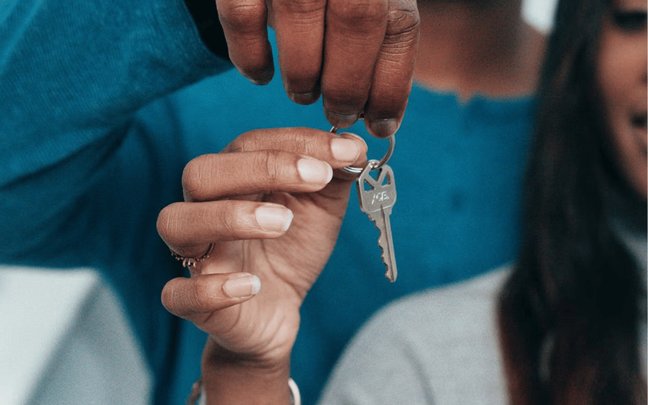 How to Handle Multiple Offers on Your Barton Creek Property