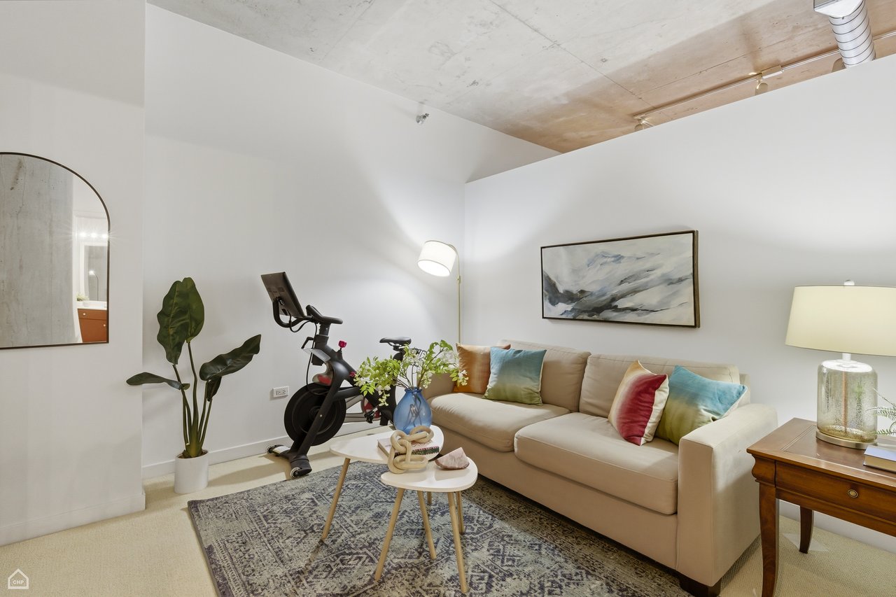 702 N Larabee Street unit 1206 