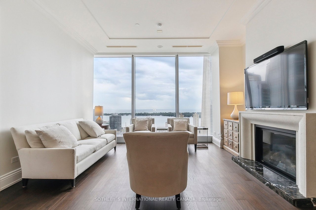 183 Wellington St W 3005