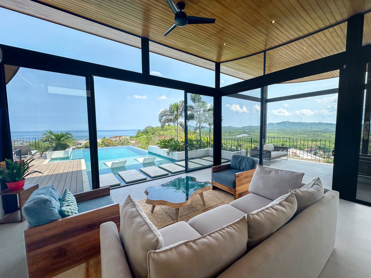 Infinity Pool Ocean View Villa, Tamarindo, Guanacaste