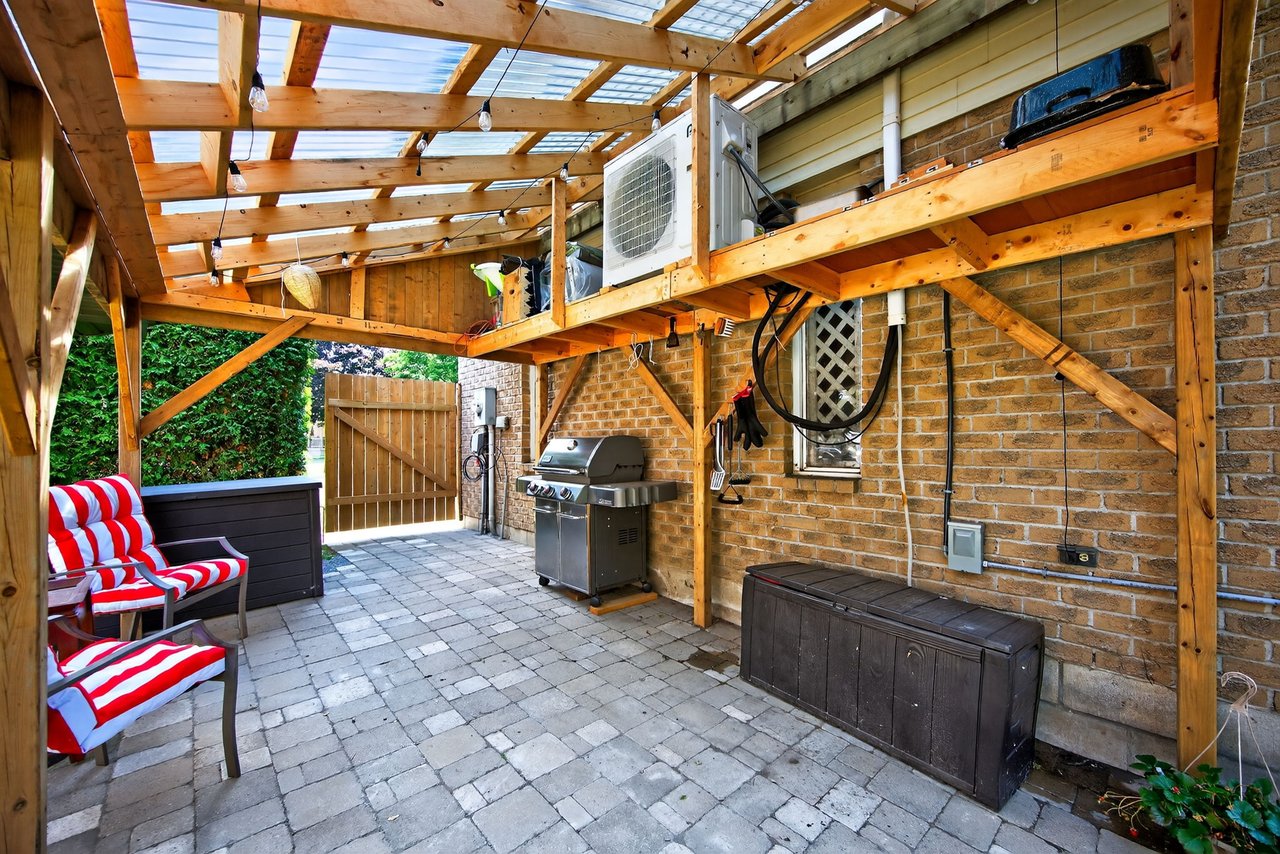 242 East Street, East Gwillimbury