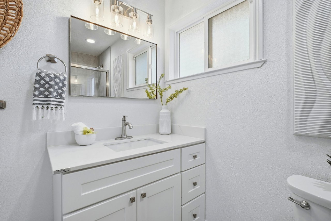 Turn Key Beauty in Sundale