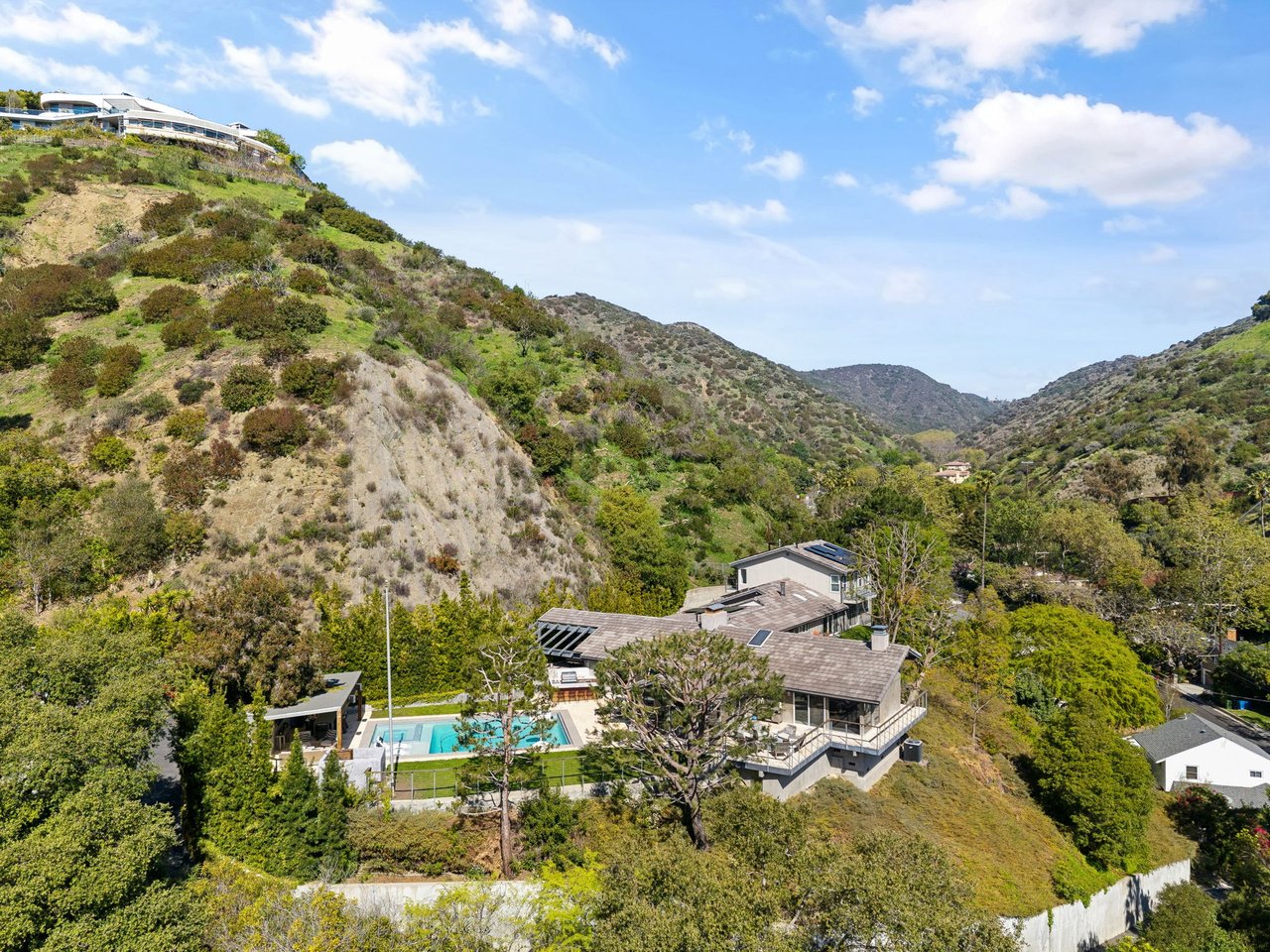 1255 N Bundy Drive