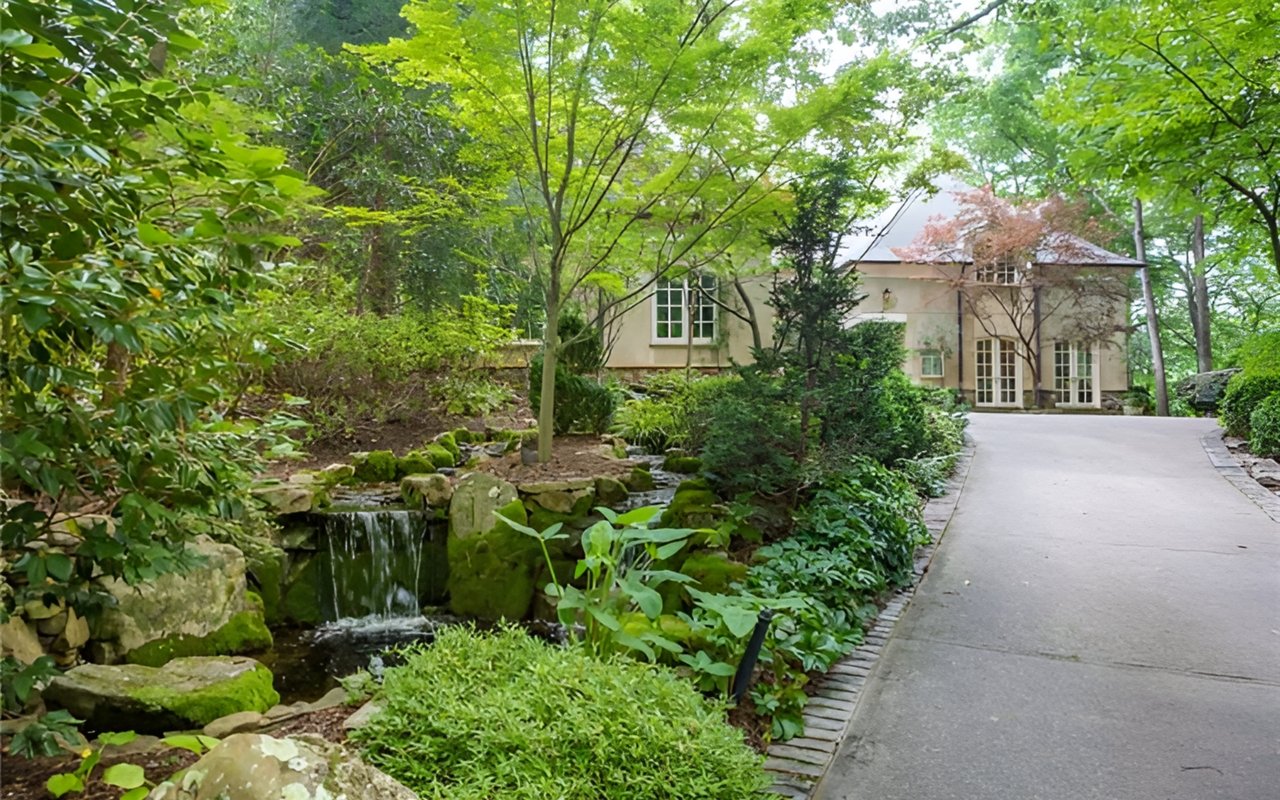 Check Out Dorsey Alston’s New Atlanta Luxury Home Listings for the Week!