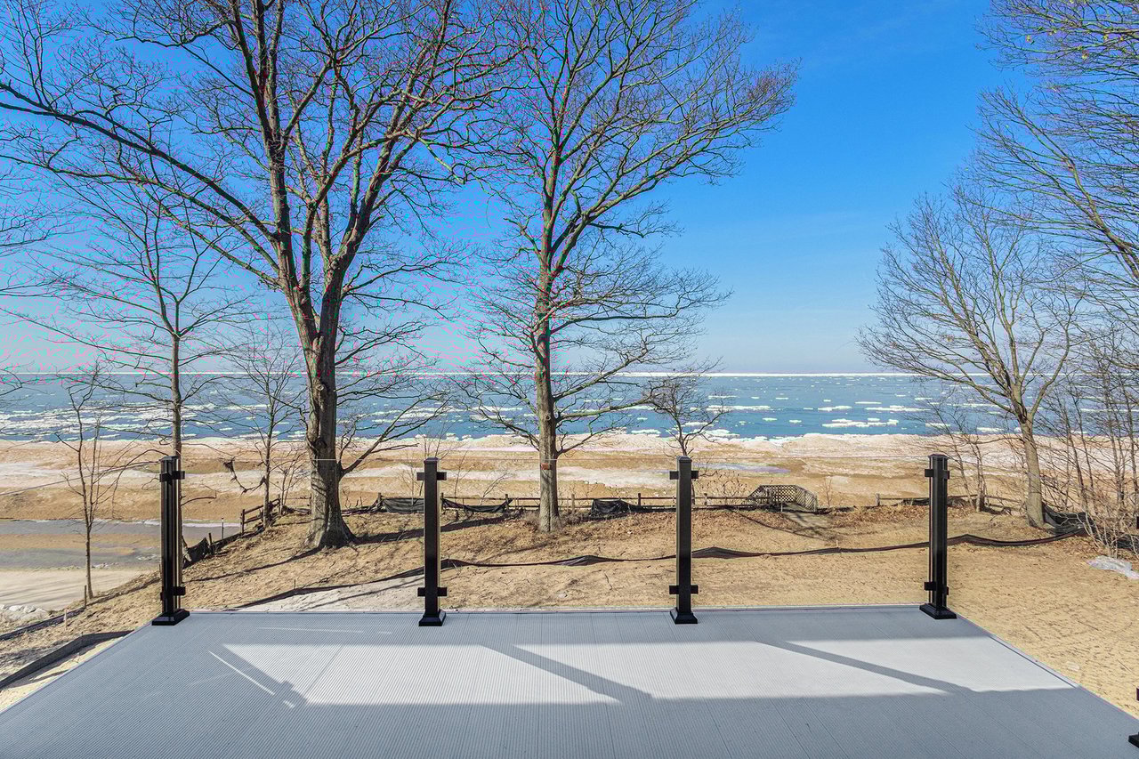 2578 2576, 2572 Lakeshore Drive