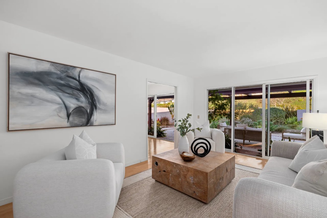 2421 Blackthorn Street