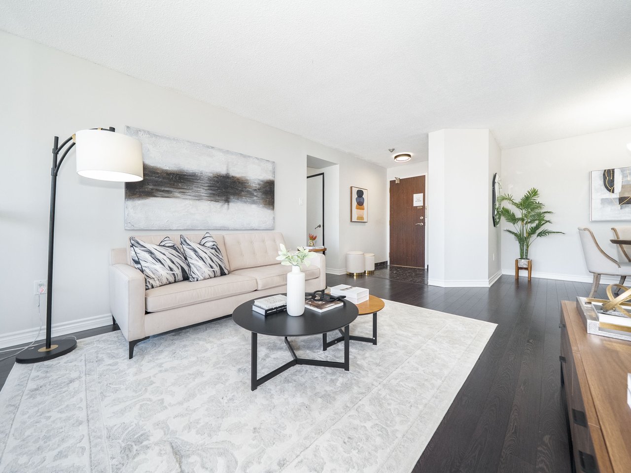 7420 Bathurst Street, 1602