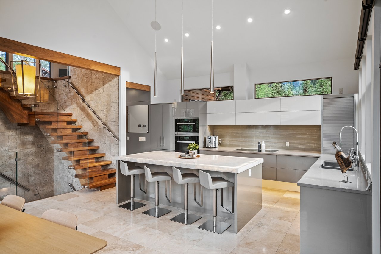 Refined Mountain Living at Cairns Landing