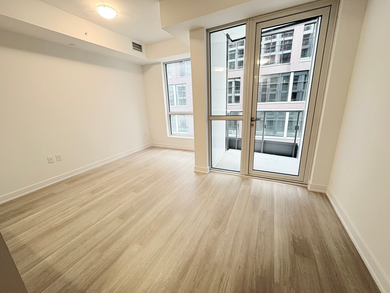 15 Richardson Street, Toronto Unit: 428