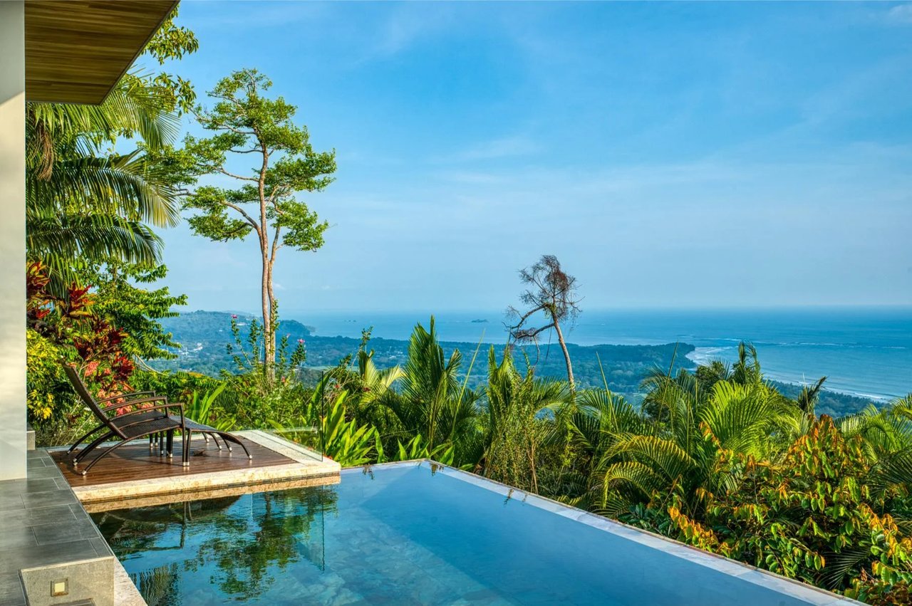 Contemporary Infinity Pool Estate, Uvita, Puntarenas