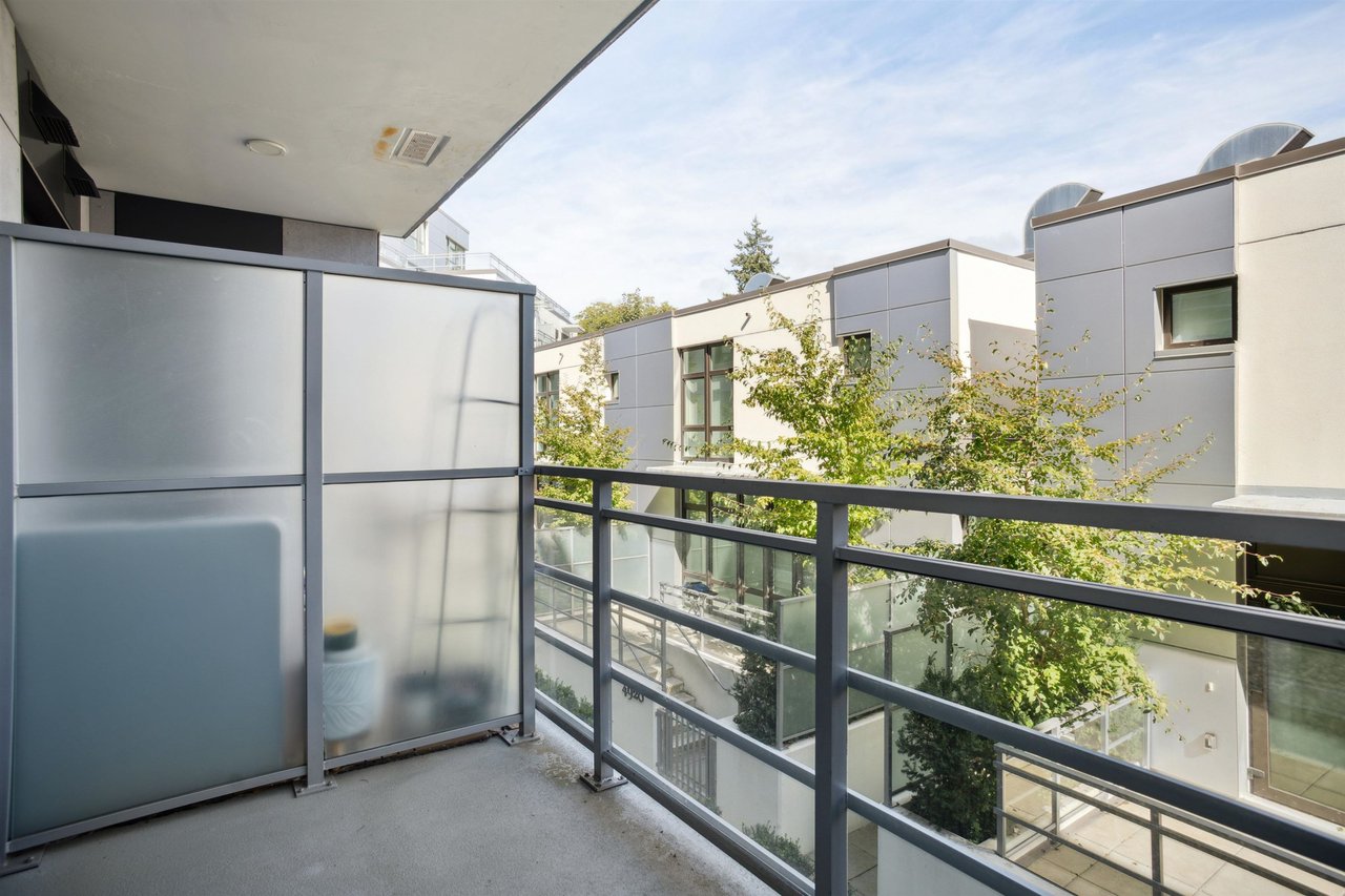 203-4932 Cambie St