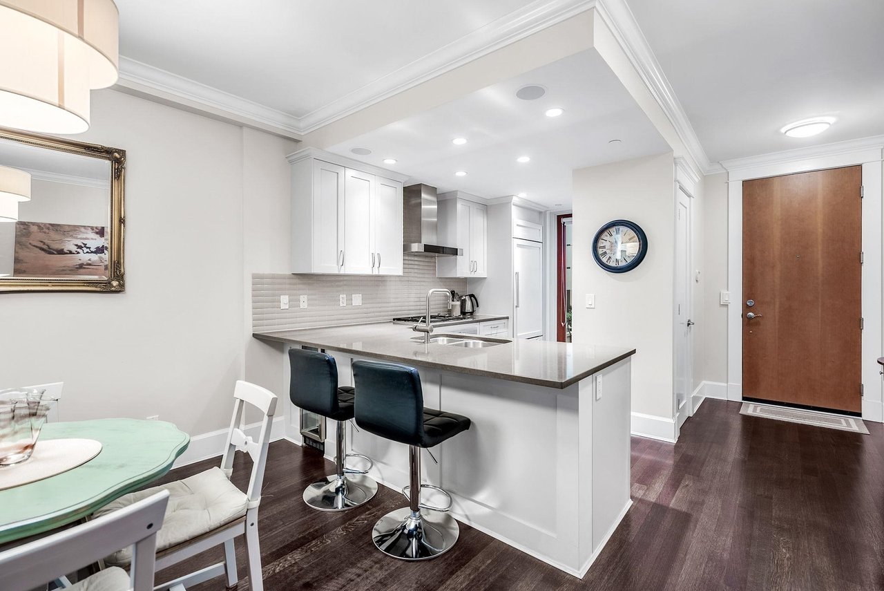 3-1891 Marine Dr