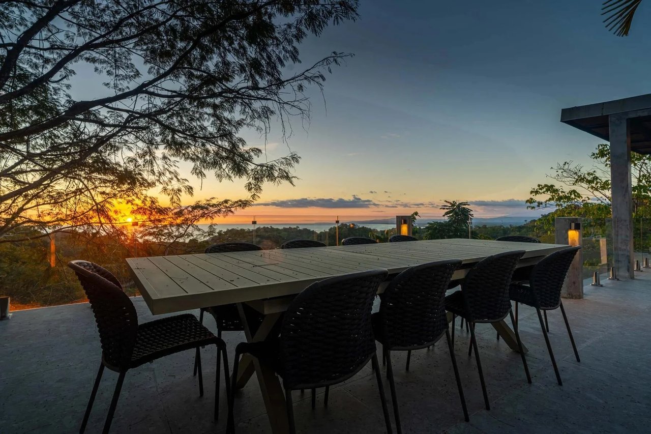 Rooftop Pool Modern Luxury Estate, Manuel Antonio, Puntarenas