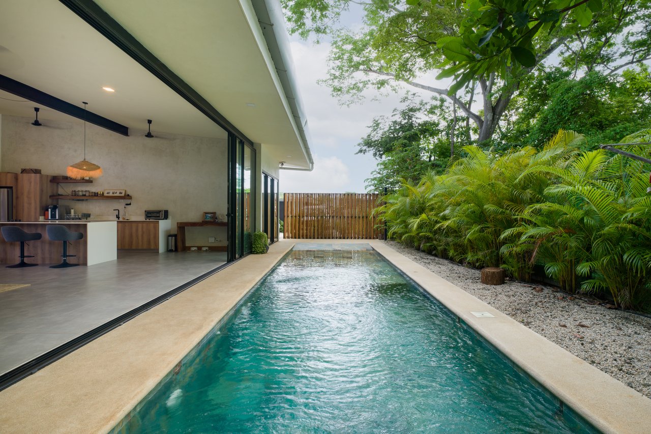 Villa Los Jobos Garden #1 | Modern 4-Bedroom Villa Just 5 Minutes from Tamarindo Beach – Newly Remodeled and Move-In Ready