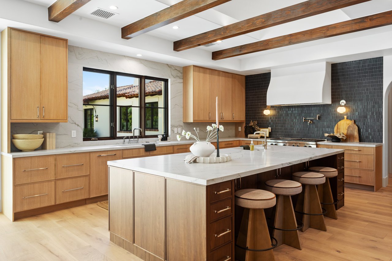 4605 E ROCKRIDGE Road