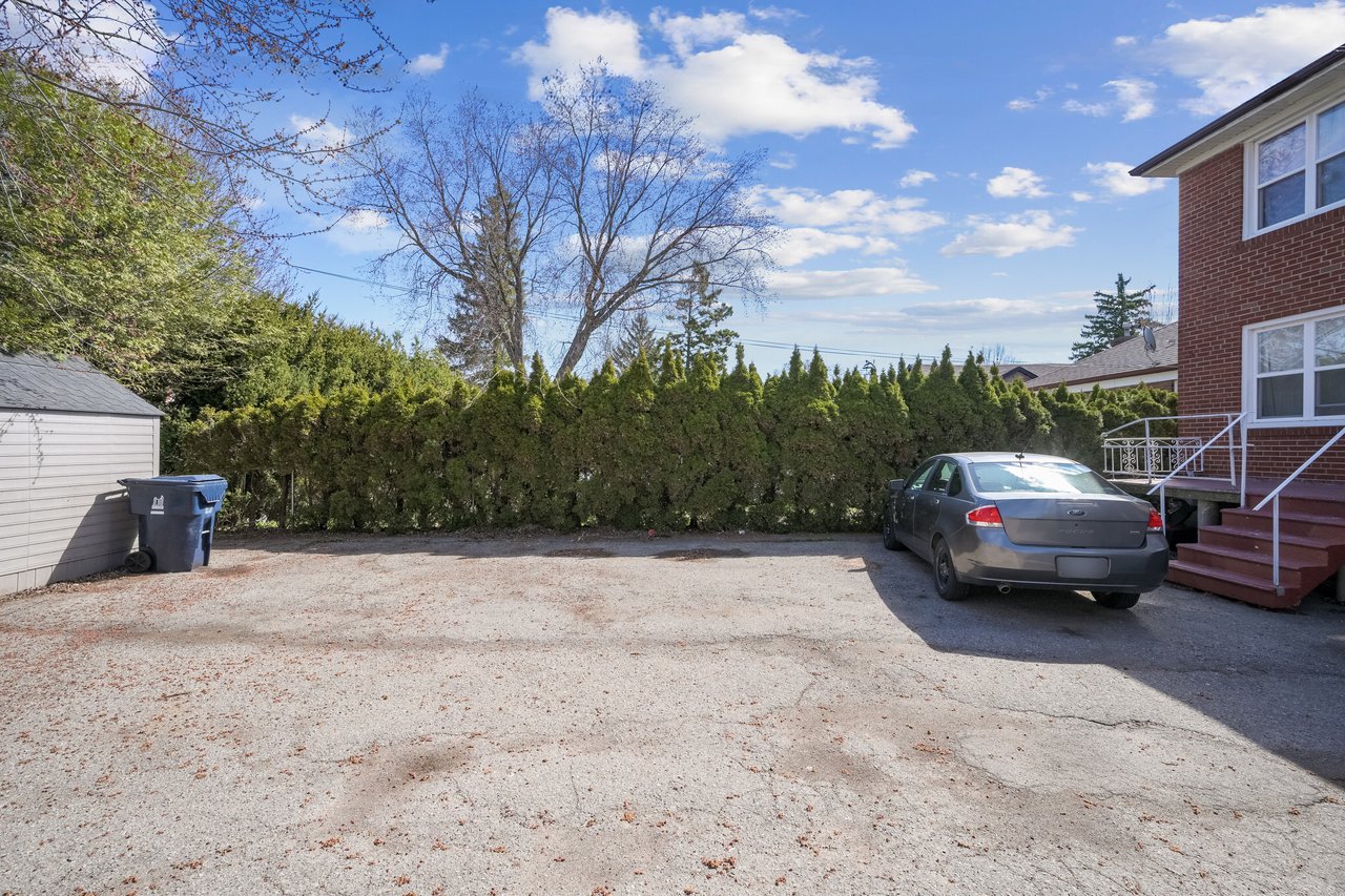Income Generating Triplex in Premium Location!