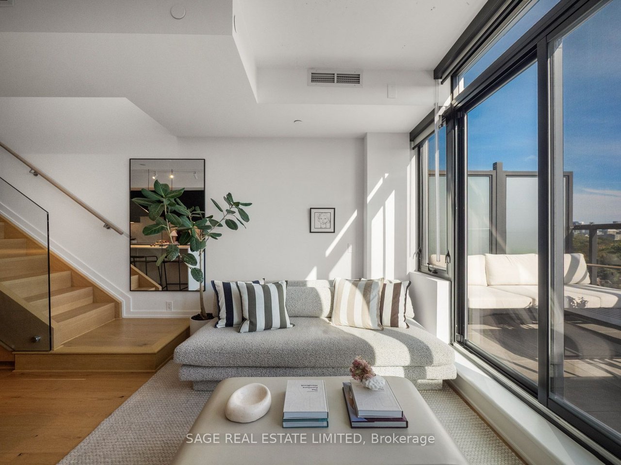 THE CARVALO ON COLLEGE PENTHOUSE