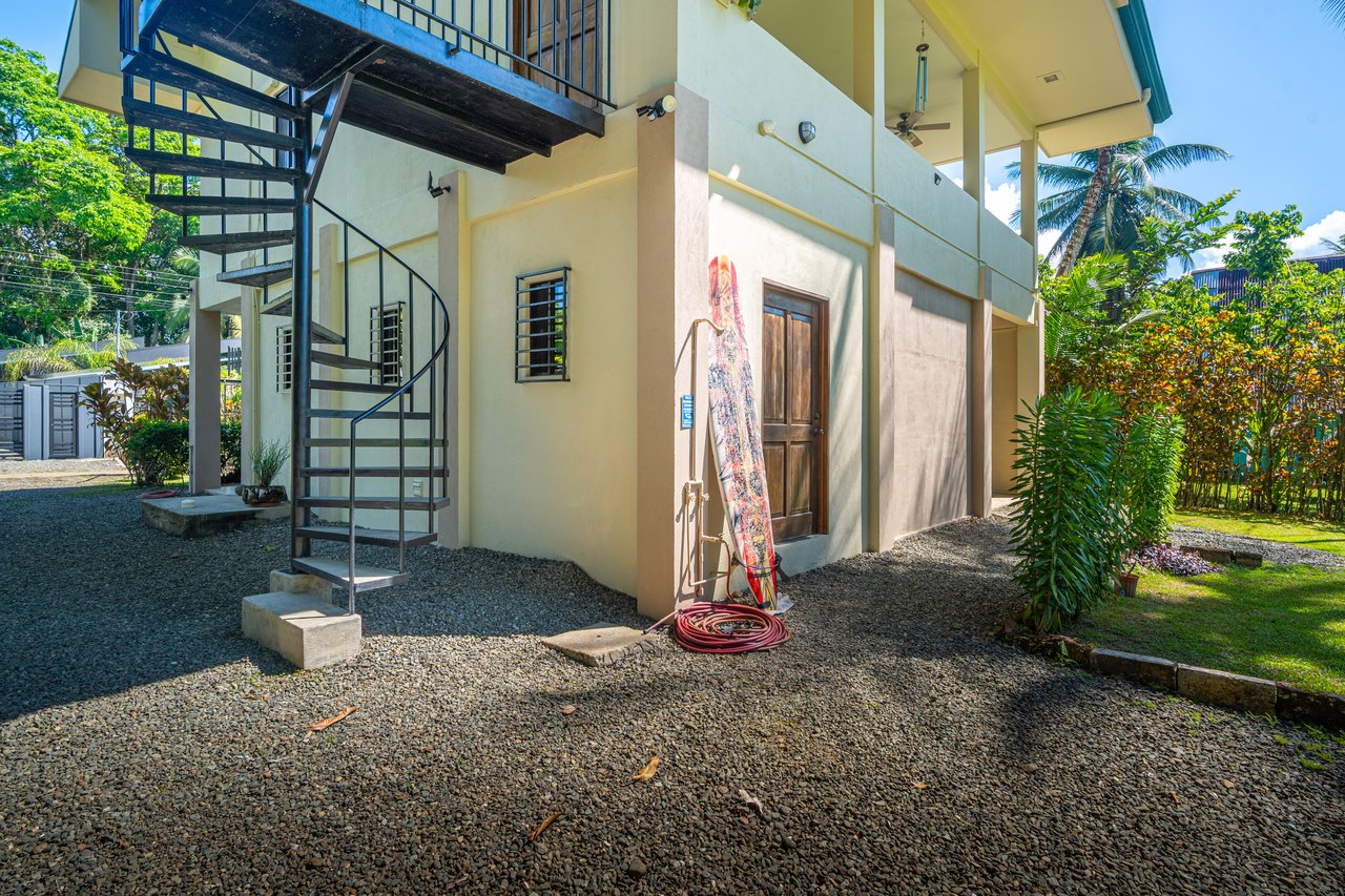 Casa Brisa de La Playa, 2 Bedroom Home Just Steps From the Beach!