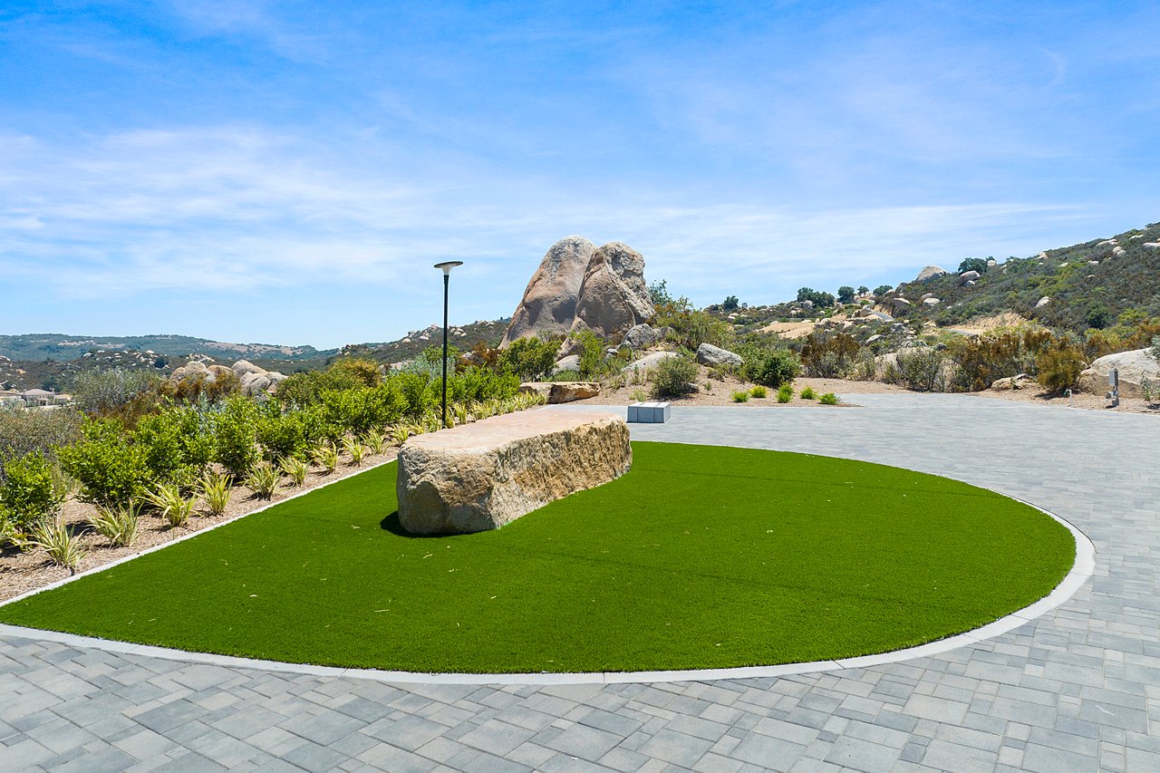 41612 Avenida de Encanto