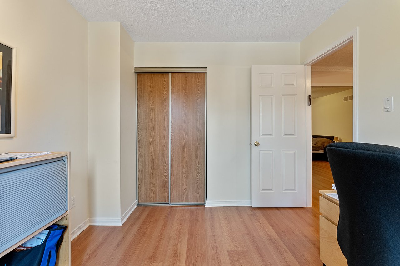 28 Thornway Ave