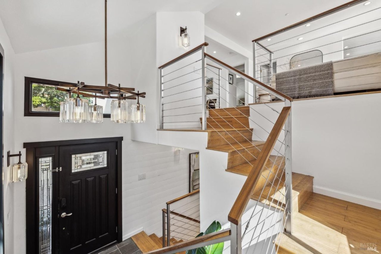 104 4th St