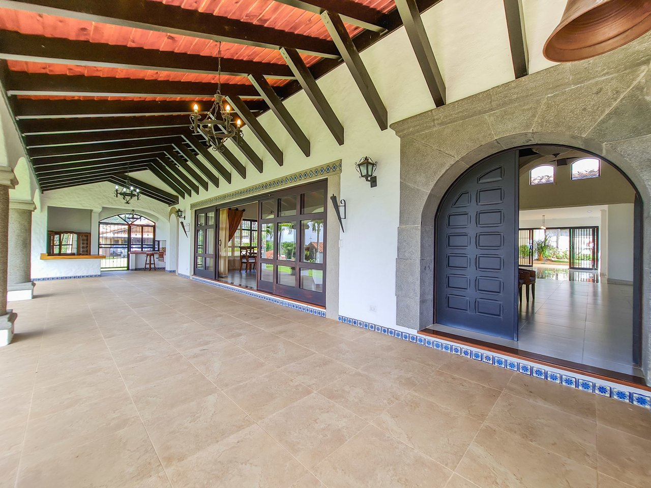 Colonial Estate With Indoor Pool, Heredia
