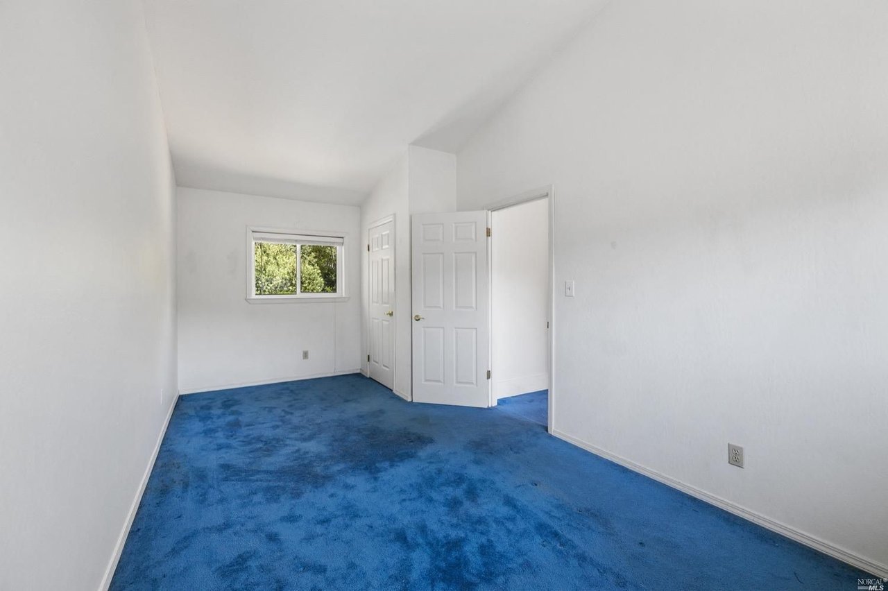 1132 Sir Francis Drake Blvd