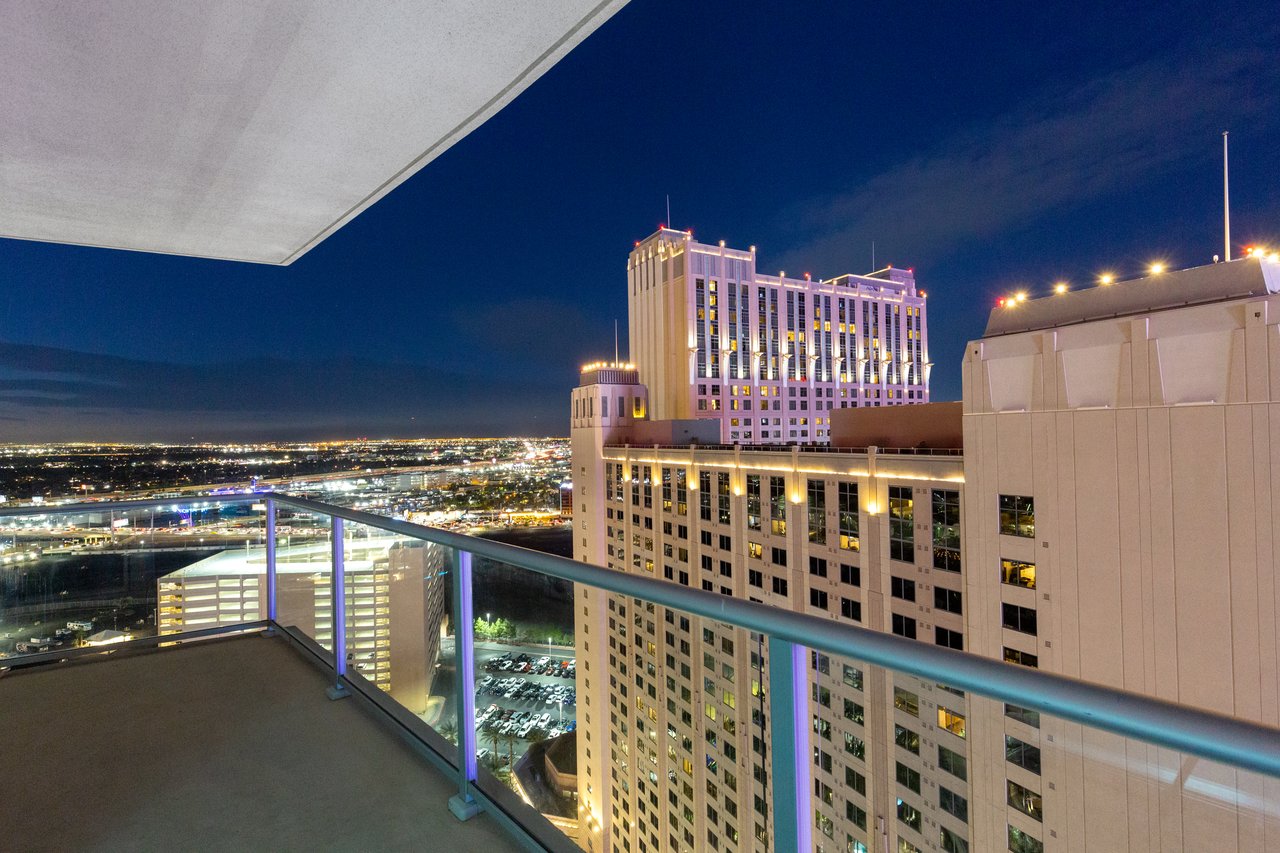 2700 Las Vegas Boulevard 2303
