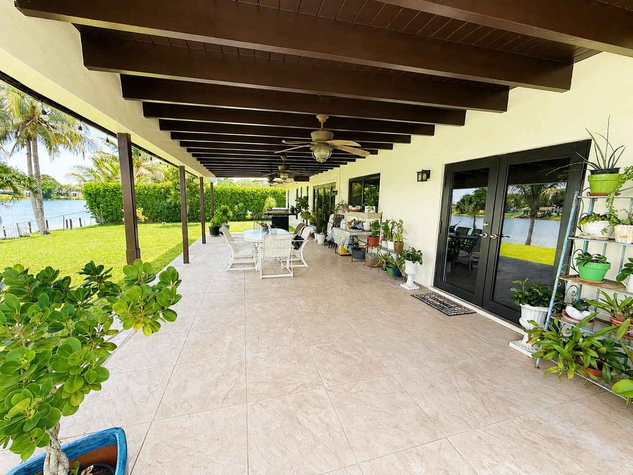 Lakefront Living in Kendall Lakes