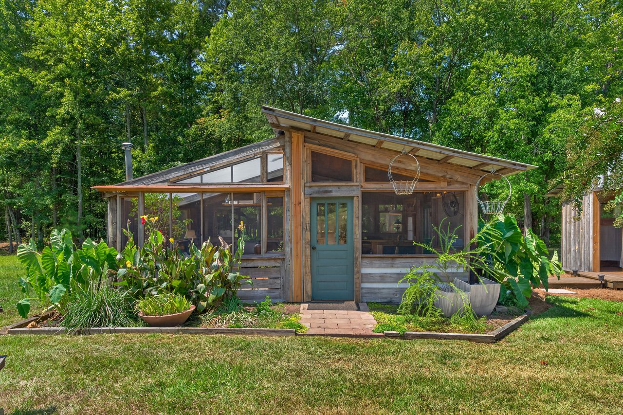 3D Tour Lakeside Cottage preview